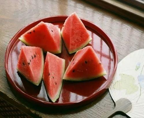 当个吃瓜群众的意思,网络时代的旁观者与评论家