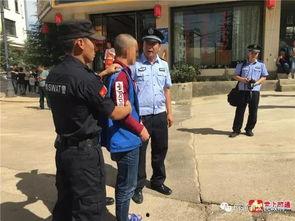 警察指认现场吃瓜群众,警察指认下的围观众生相