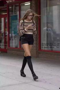 吃瓜群众过膝袜怎么穿的,吃瓜群众也能轻松驾驭的时尚秘诀